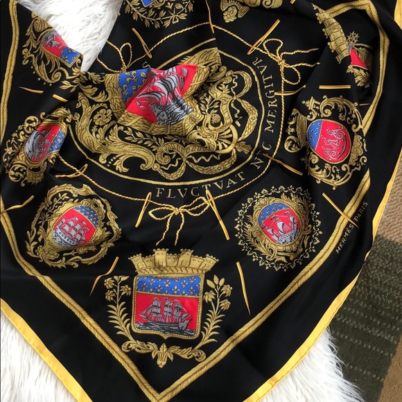 Hermes Accessories - Hermès like new Scarf